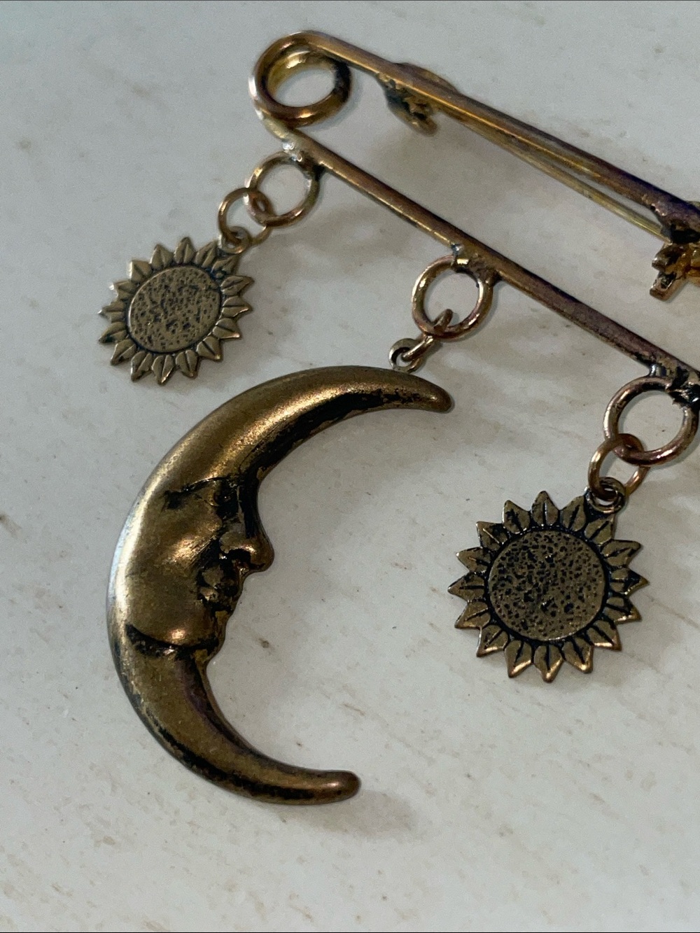 Celestial Pin Brooch - Picture 3 of 4